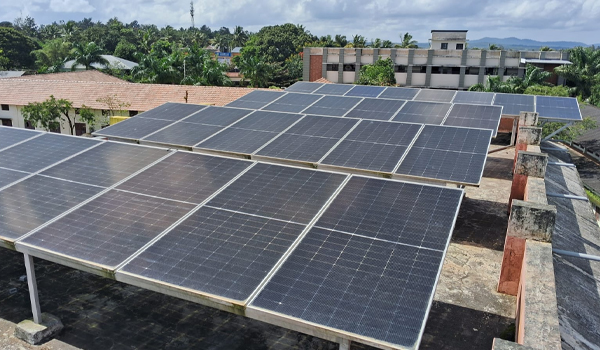 ബത്തേരിയിലെ സ്‌കൂളുകളില്‍ സോളാര്‍ വിപ്ലവം; സ്‌കൂളുകള്‍ ഒന്നൊന്നായി ഊര്‍ജ സ്വയംപര്യാപ്തതയിലേക്ക്