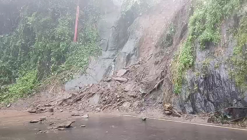 തെറ്റായ വിവരങ്ങള്‍ പ്രചരിപ്പിക്കരുത്...ചുരത്തില്‍ ഗതാഗത നിയന്ത്രണം തുടരും