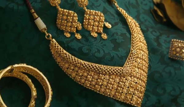 കുതിച്ചുയര്‍ന്ന് സ്വര്‍ണവില