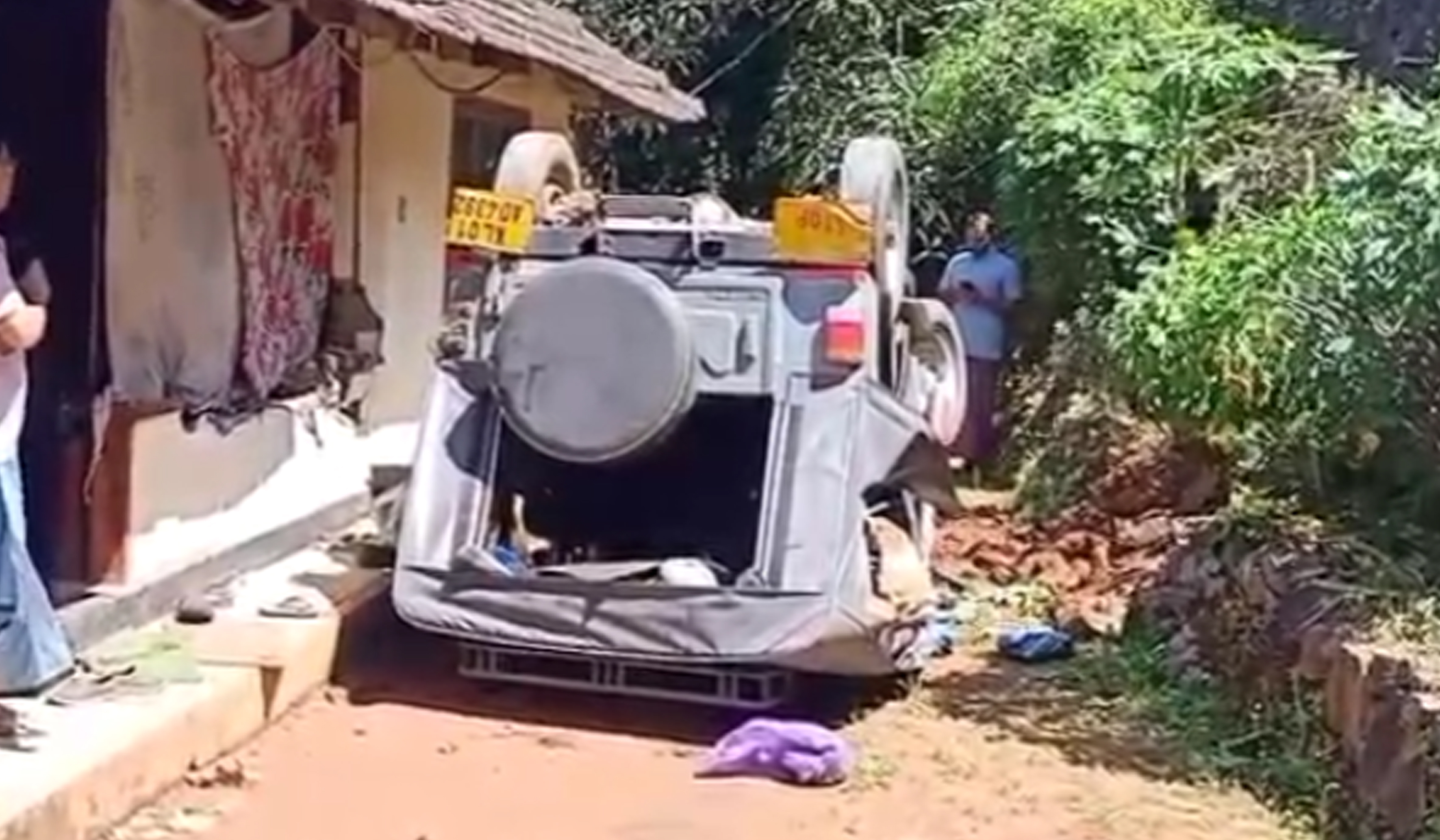 നിയന്ത്രണം വിട്ട ജീപ്പ് മറിഞ്ഞ് അപകടം 13 പേര്‍ക്ക് പരിക്ക്