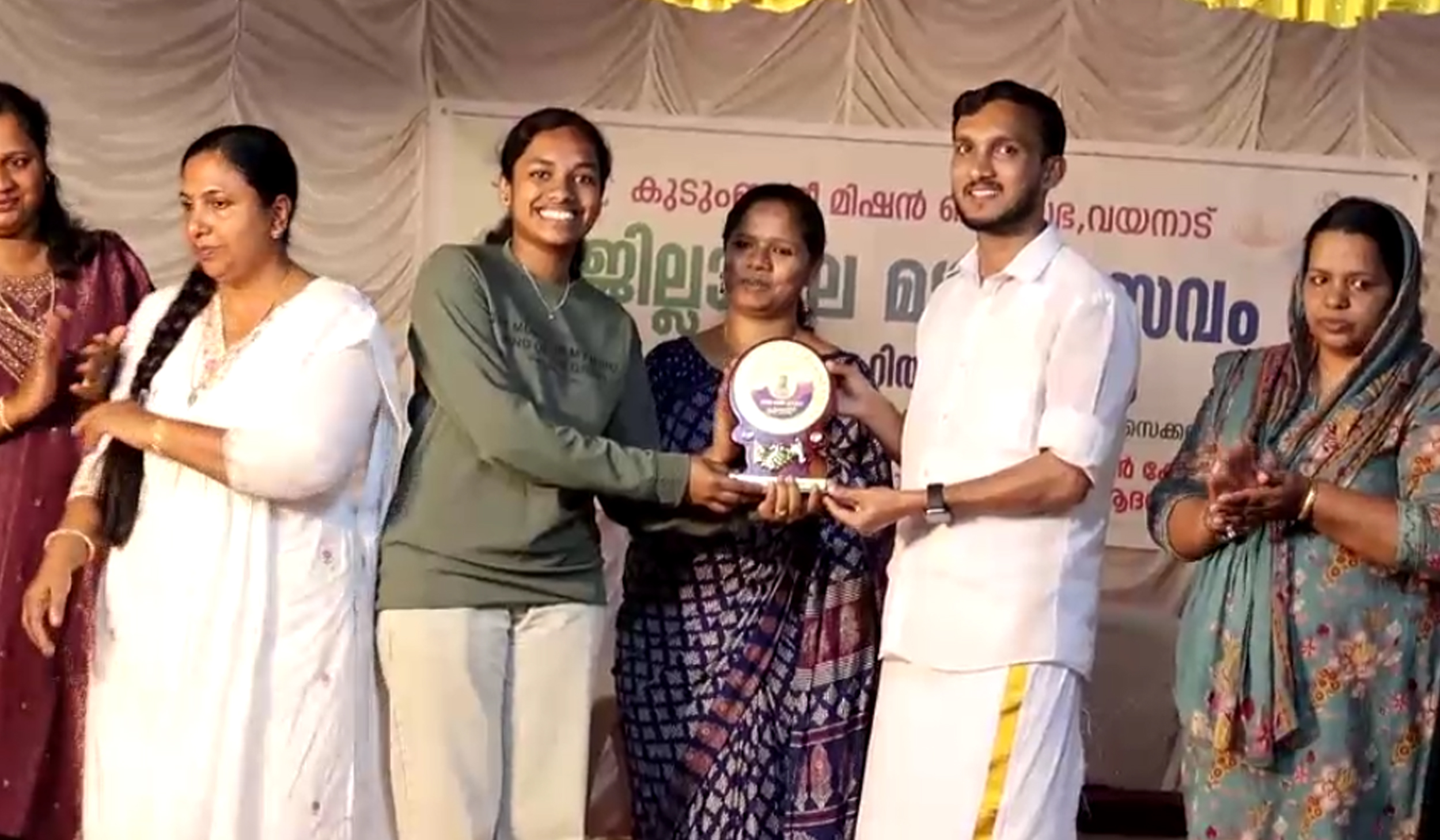 മഴയുത്സവം ആഘോഷമാക്കി ബാലസഭ കുട്ടികള്‍