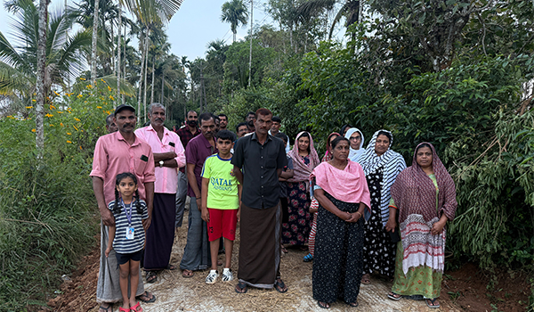 അശാസ്ത്രീയ റോഡ് നിര്‍മ്മാണം തദ്ദേശ തെരഞ്ഞെടുപ്പില്‍ വോട്ടു ബഹിഷ്‌കരിക്കാനൊരുങ്ങി  കുടുംബങ്ങള്‍