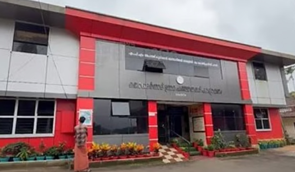 തൊണ്ടര്‍നാട്  തൊഴിലുറപ്പ് അഴിമതി പ്രതിയുടെ അറസ്റ്റ് തടഞ്ഞ് സുപ്രീംകോടതി