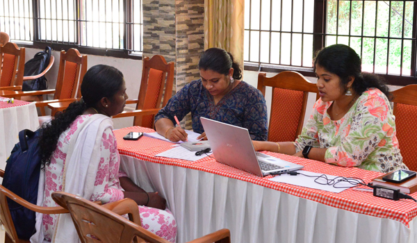 മുണ്ടക്കൈ–ചൂരല്‍മല ദുരന്തബാധിതർക്കുള്ള സ്മാർട്ട് കാർഡ് അദാലത്ത്: 106 അപേക്ഷകൾ സ്വീകരിച്ചു